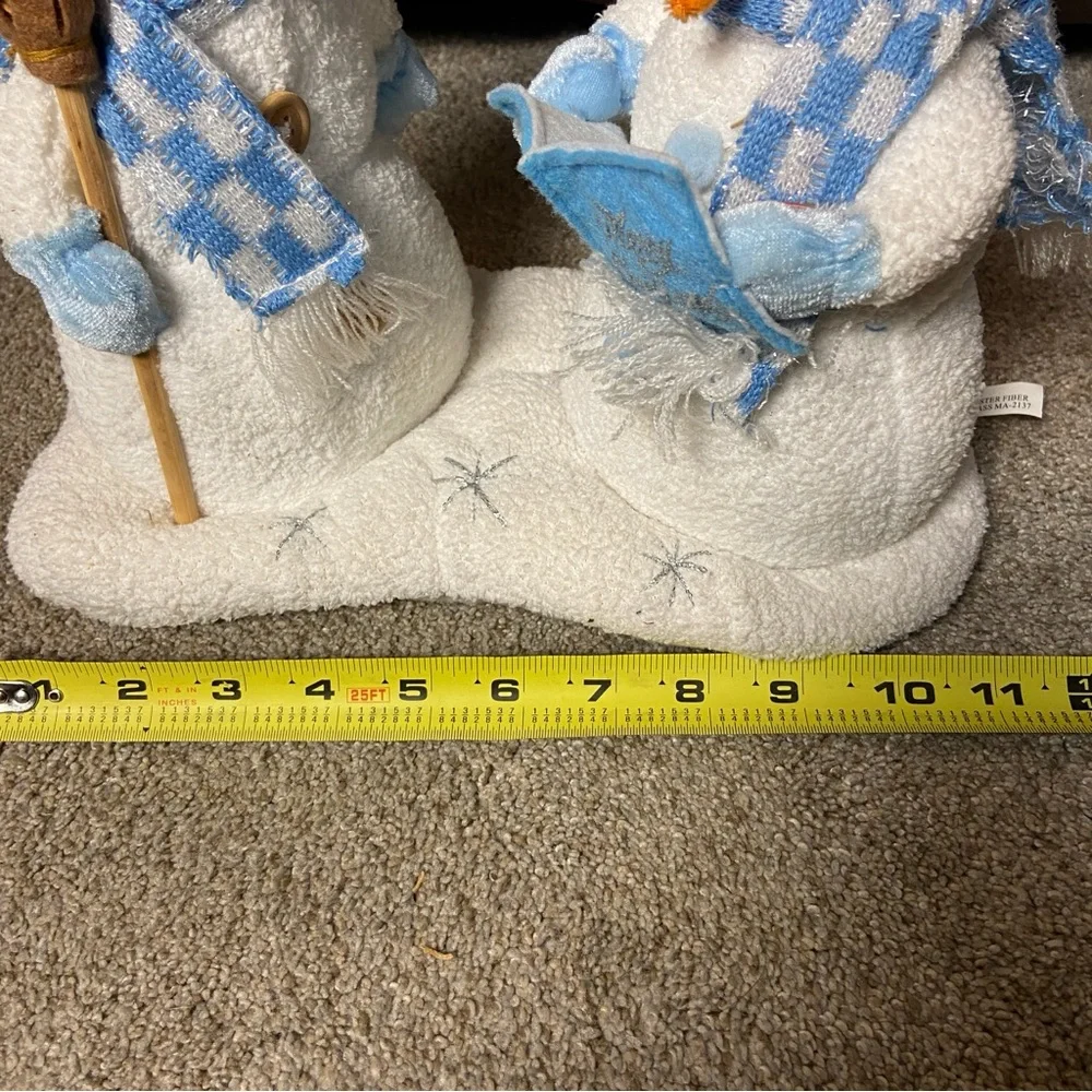 Pan Asian Creations Caroling Snow Couple Snowman w/ Blue Accents *Does NOT Work*